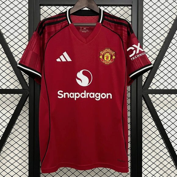 Manchester United 2025-26 Home Jersey 🟥 | adidas “Theatre of Dreams” Kit | NWT - Picture 1 of 6